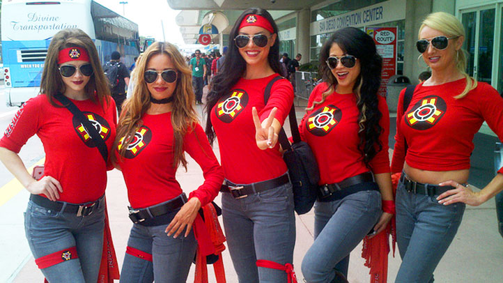 Babes-of-Comic-Con-blurb-07