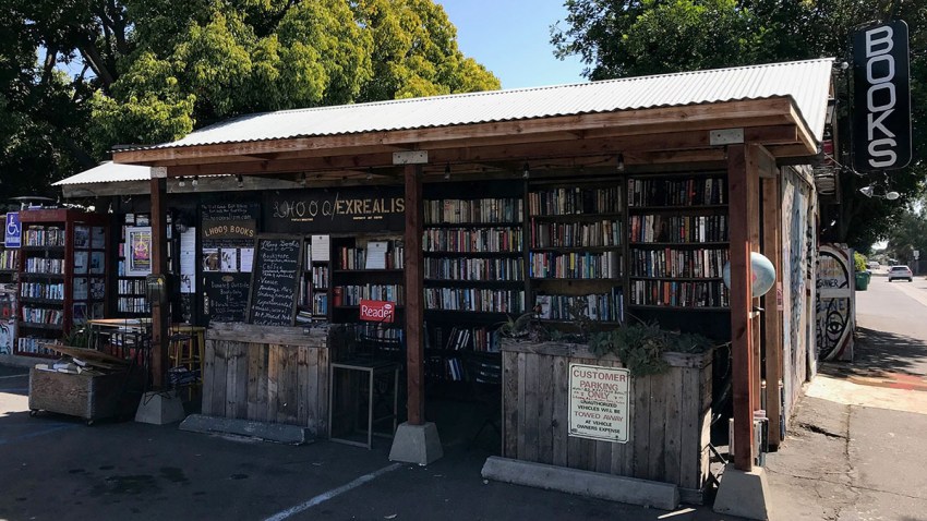 Lhooq Books