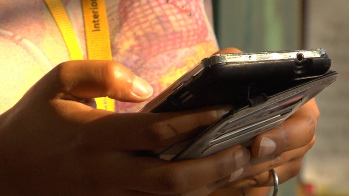 How durable is your mobile phone? - Vimarsana News