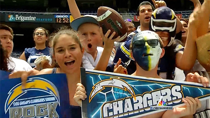 Charger Fans Turn Out for FanFest 2014 – NBC 7 San Diego