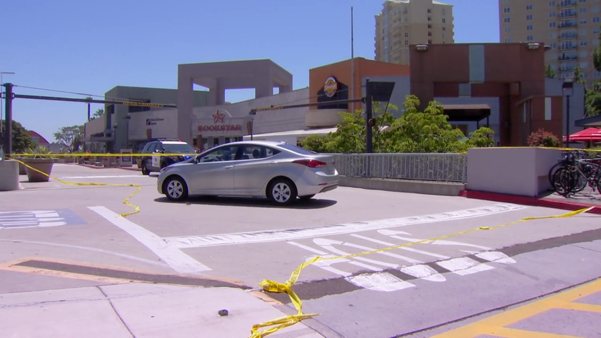 Car Crash San Diego News / 1 dead, several injured in