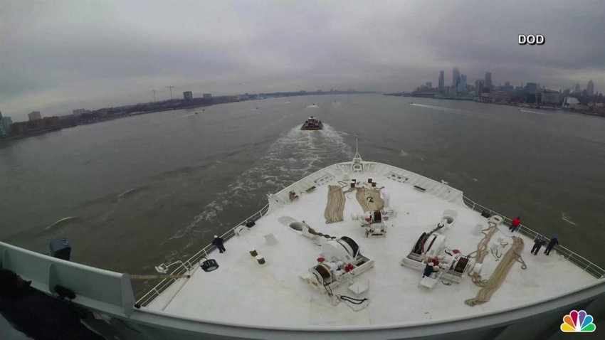 Timelapse Shows USNS Comfort Arriving in New York