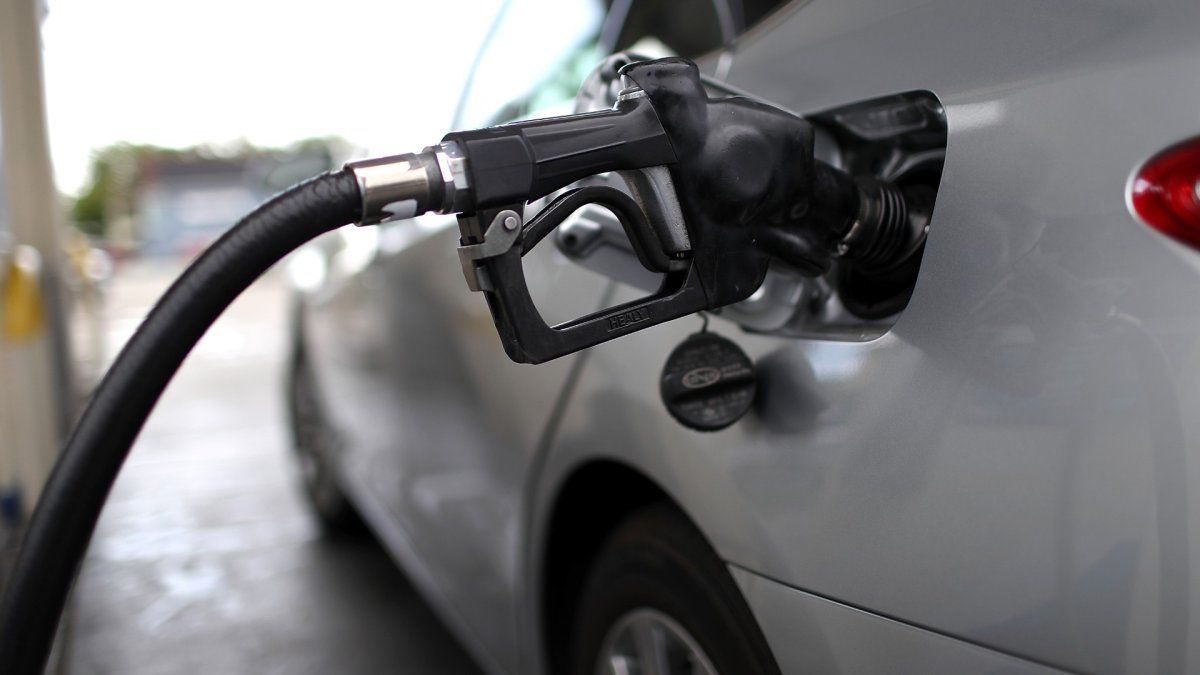 San Diego Gas Price Inches Closer to Record High  Now at .32 Per Gallon
