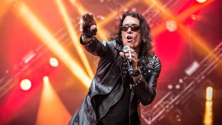 Sweden, Solvesborg – June 09, 2017. The American heavy metal band Ratt performs a live concert during the Swedish music festival Sweden Rock Festival 2017 in Blekinge. Here vocalist Stephen Pearcy is seen live on stage. (Photo by: Gonzales Photo/Terje Dokken/PYMCA/Avalon/Universal Images Group via Getty Images)