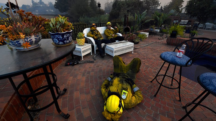 kd007-20181109-fast-spreadinghillfireforcesevacuationsincali.jpg