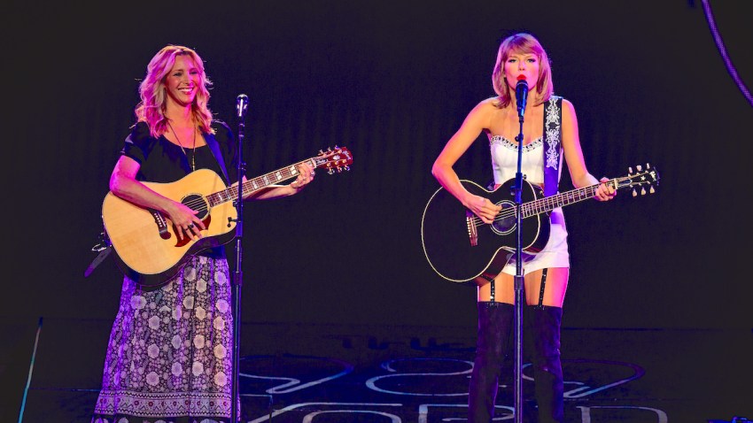 572107469QS022_Taylor_Swift