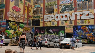 graffiti on 5Pointz building