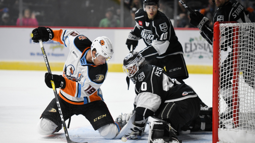 Gulls Beat Reign at Home
