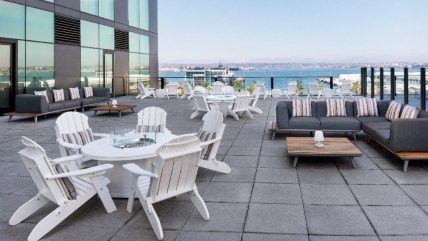 Layover-Rooftop-Lounge-Eater-090619-1