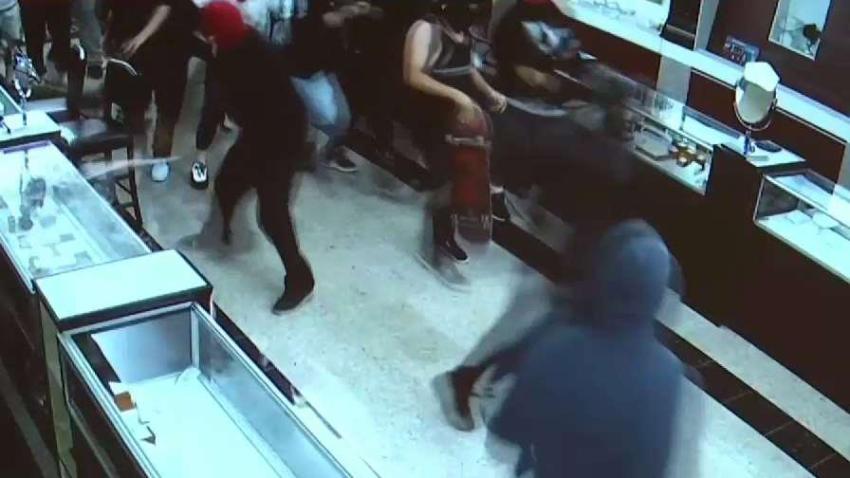 Looting Of La Mesa Jewelry Store Recorded By Security Camera Nbc