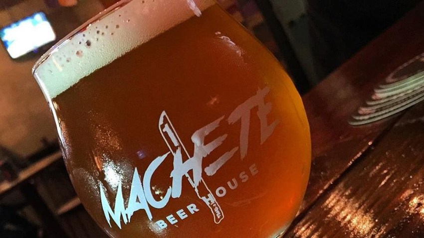 Machete-Beer-House-2