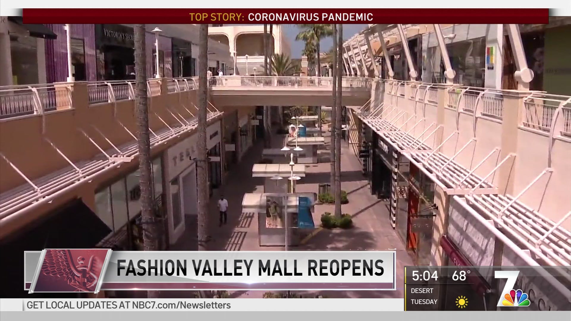 Catching up with last-minute shoppers at the Fashion Valley mall