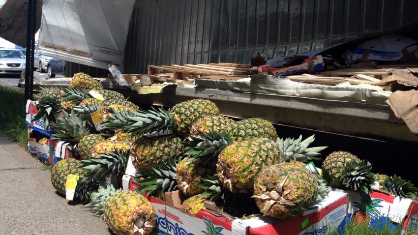 Pineapple-Spill-Staten-Island-Expressway