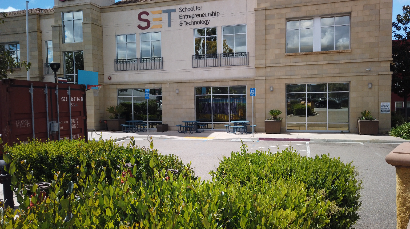 No Classroom, No Problem: Students Adjust to Virtual High School – NBC ...