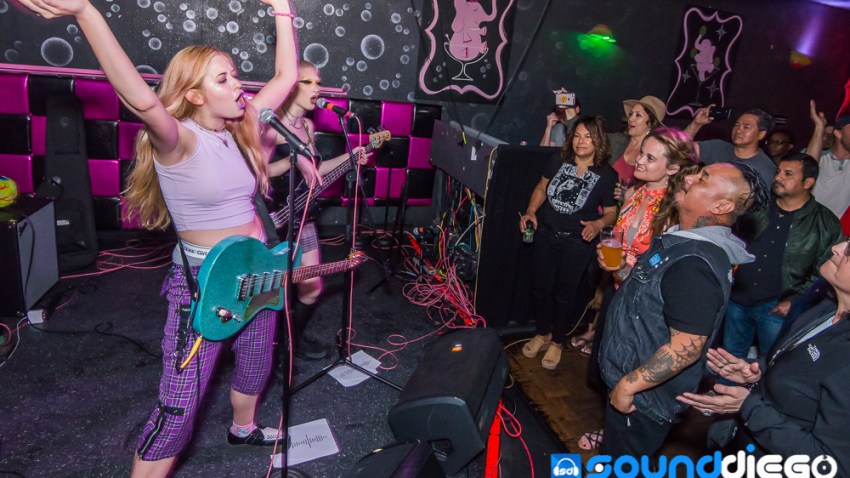 SD LIVE Bar Pink Aquadolls 16