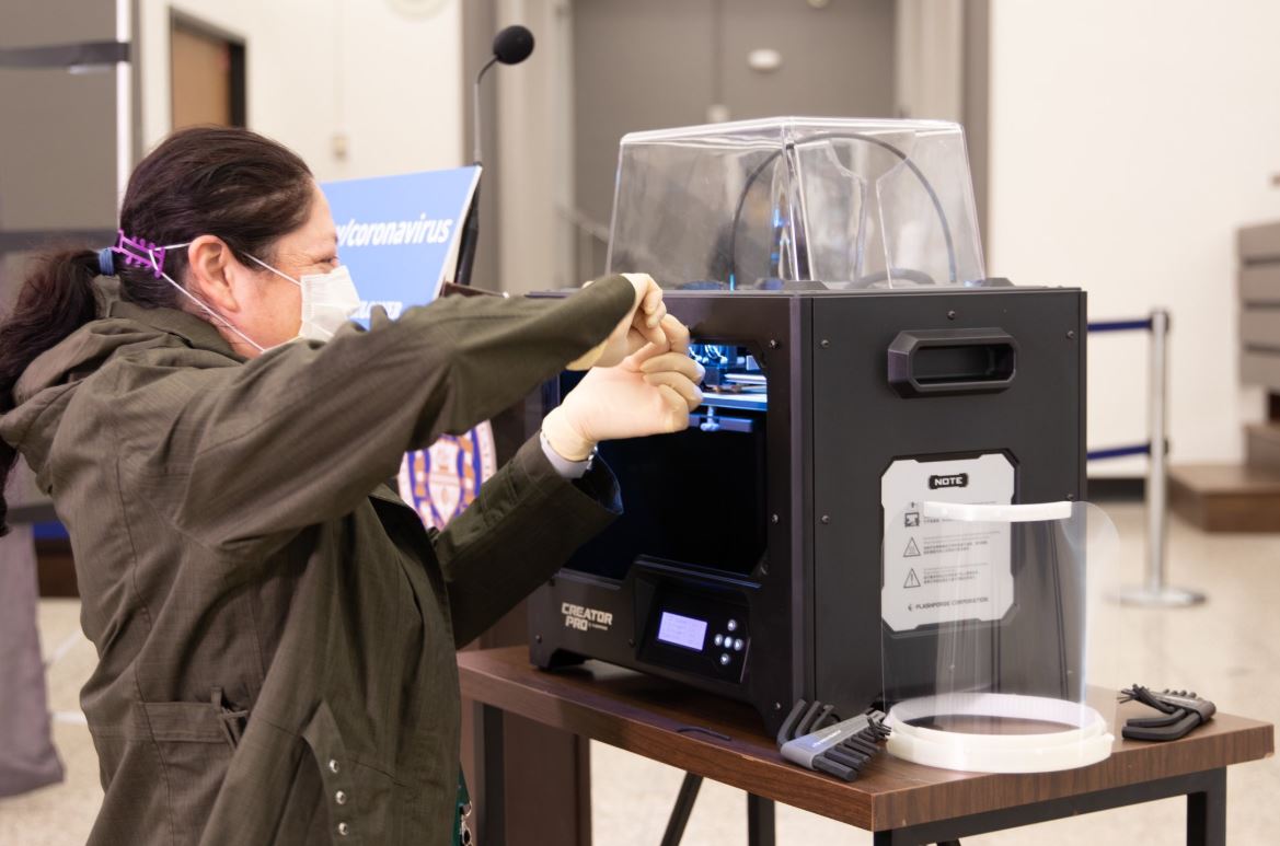 The San Diego Public Library made 1,600 3D-printed face shields for San Diego-area hospitals in May 2020. Mayor Kevin Faulconer tweeted this photo and said he was asking the library to make 1,000 more face shields for health care workers in Tijuana, Mexico. “#COVID19 knows no borders,” Faulconer said. “And protecting first responders in Mexico helps keep Americans safe in San Diego. We’re in this together.”