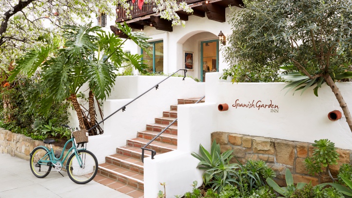 SpanishGarden_FrontExterior_ZekeRuelasPhoto