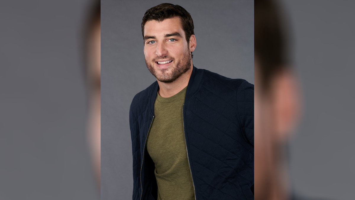 ‘Bachelorette’ Contestant Tyler Gwozdz Dead at 29 After Apparent(00)