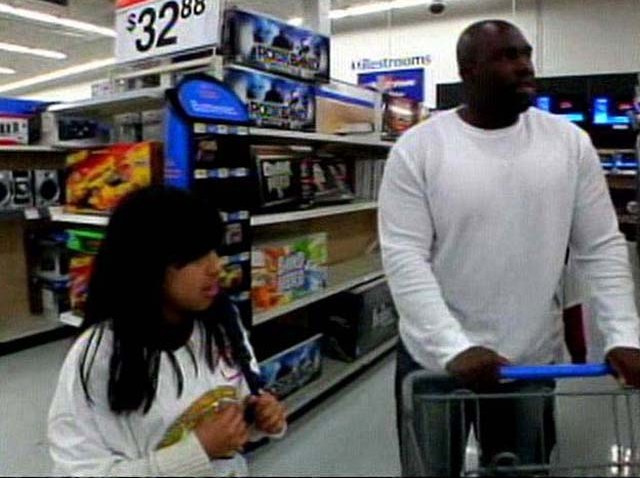 antoniogates_shoppingwithacharger