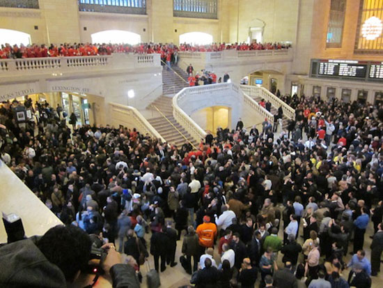 apple-grand-central-store-opening-thumb-550xauto-78631