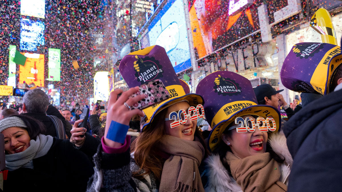 Kisses, Cheers, Fireworks Welcome 2020 in Times Square ...