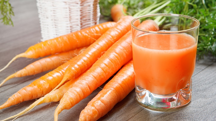 carrotsjuiceshutterstock