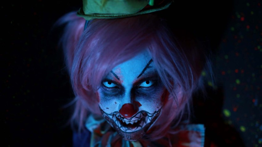 clown haunted hotel1
