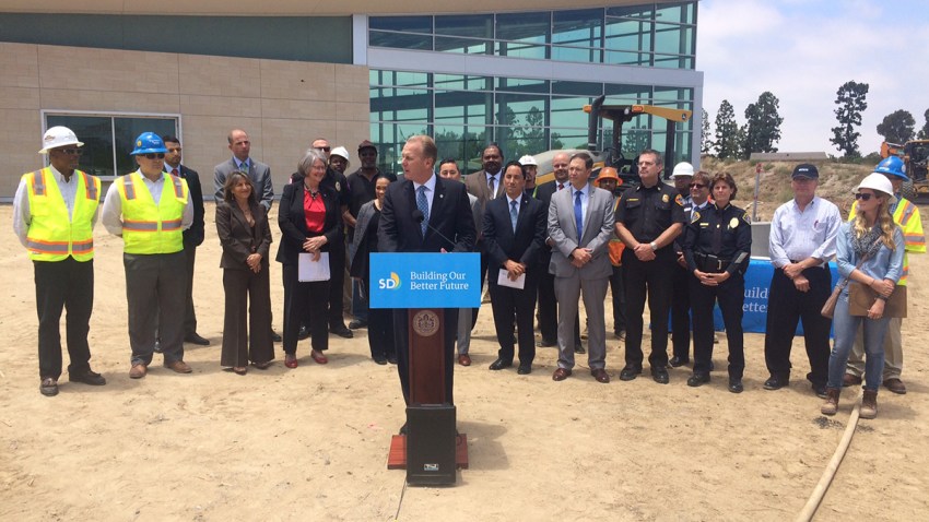 Mayor Faulconer Signs New Budget for Fiscal Year 2017