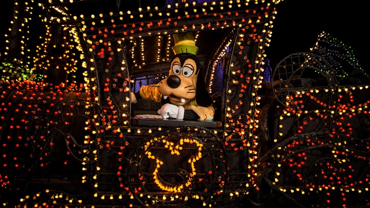 goofyDisneys-Electrical-Parade-9