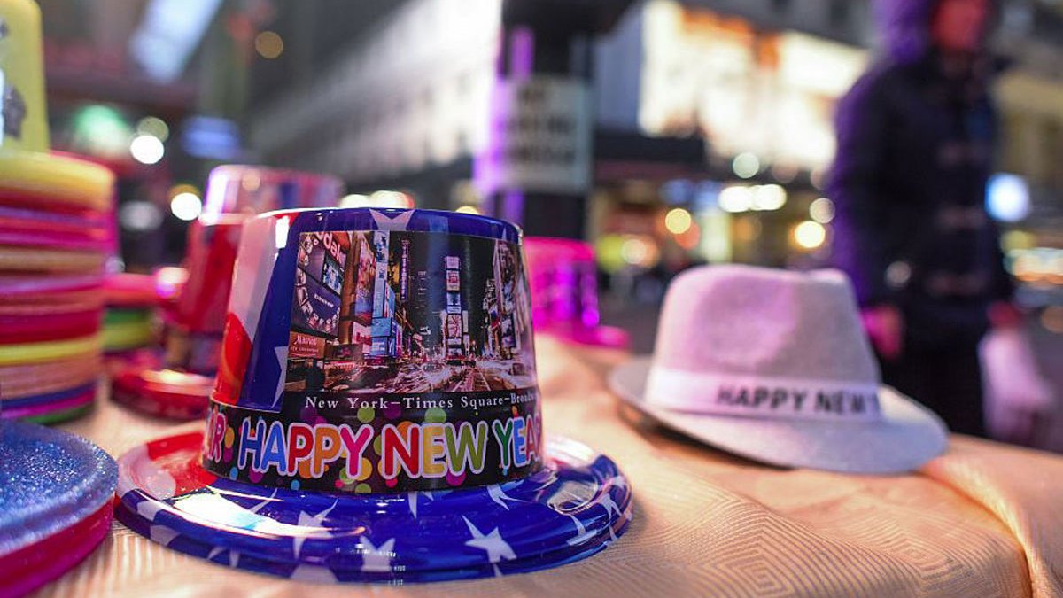 Law Enforcement Urging San Diegans to Avoid Large Gatherings on New Year's Eve - Vimarsana News