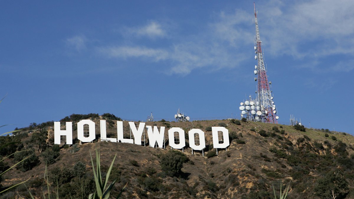 Watch the Hollywood Sign Receive Its Fresh Paint Job – NBC 7 San Diego - Vimarsana News