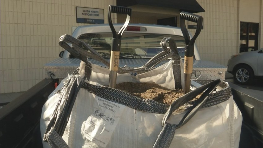 sandbag giveaway 1128 2015