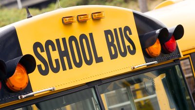 Demandan al CCSD por supuestamente dejar a niño de primaria en parada de autobús equivocada