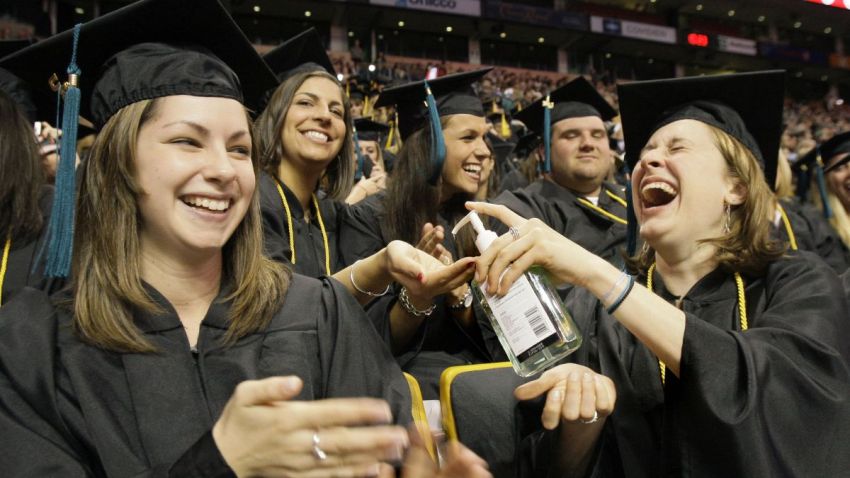 APTOPIX Swine Flu Colleges