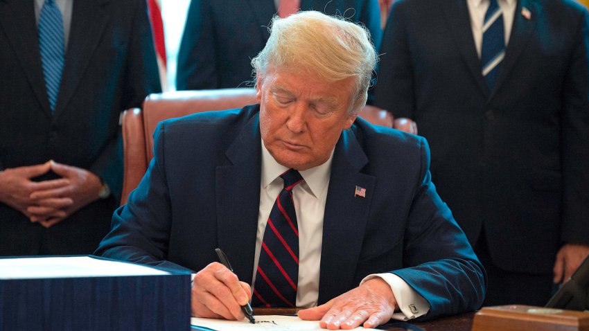 Ayuda por coronavirus: Trump extiende programa para pequeñas empresas
