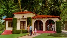 AB111-2 San Diego Zoo - Entrance - c. 1950