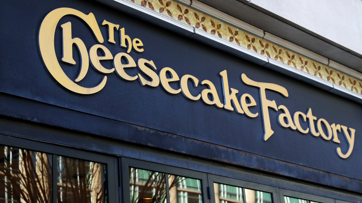 Cheesecake Factory to pay $1M in settlement to San Diego & Orange County janitors - Vimarsana News
