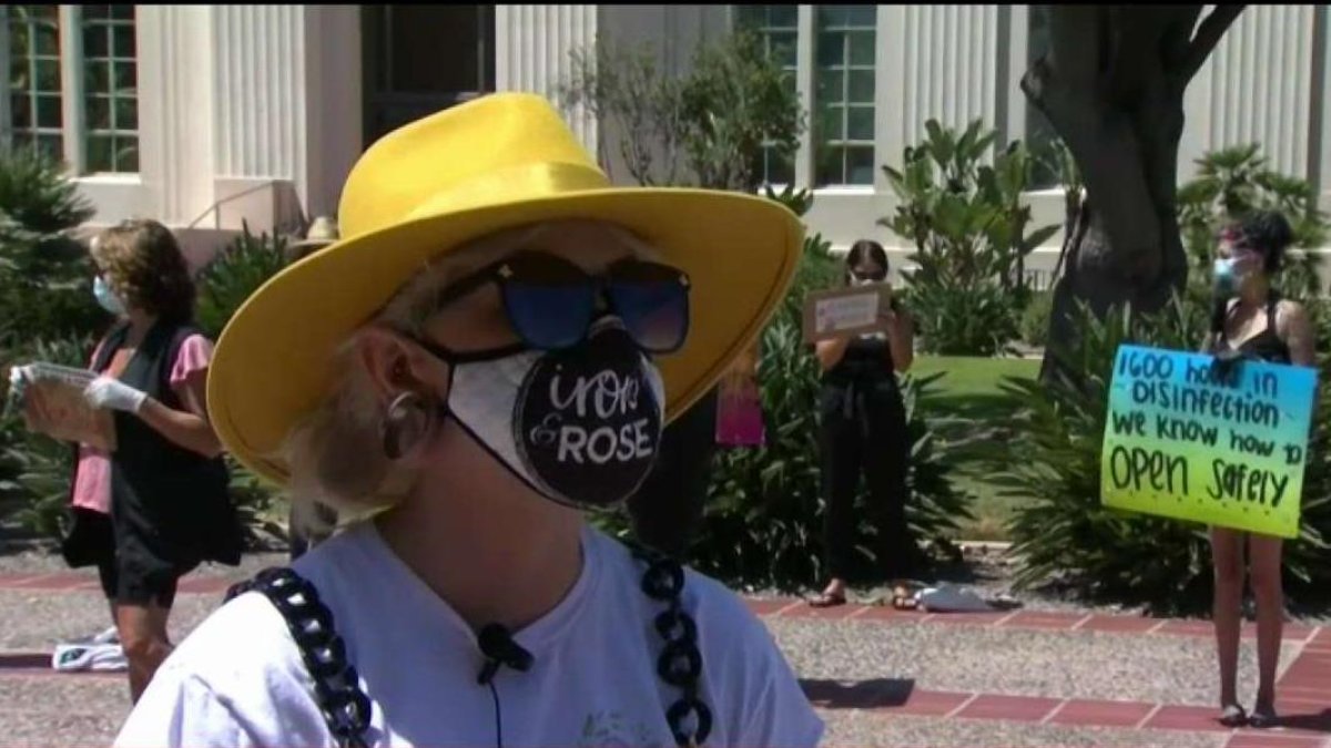 San Diego Salons Hold Peaceful Protest We Want to Work Inside Again