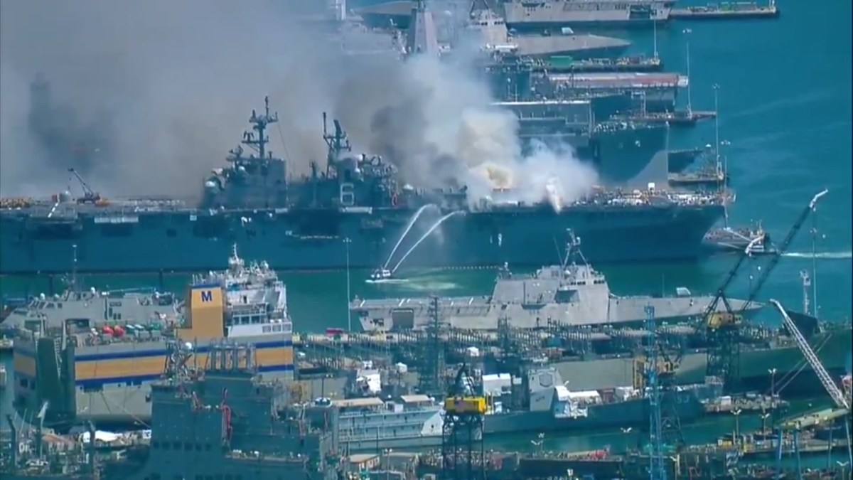 Arson Suspected Cause Of Uss Bonhomme Richard Fire Source Says Nbc 7 San Diego
