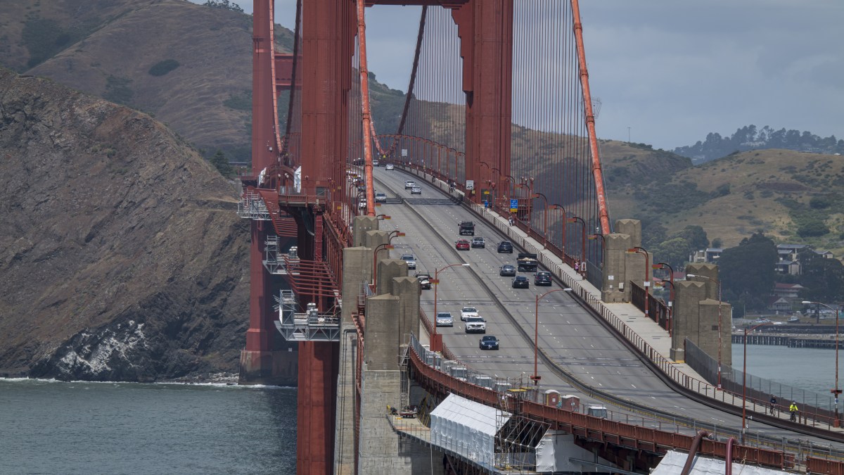 7 Hospitalized After Chemical Exposure At Crash Site On Golden Gate 7 Hospitalized After Chemical Exposure At Crash Site On Golden Gate