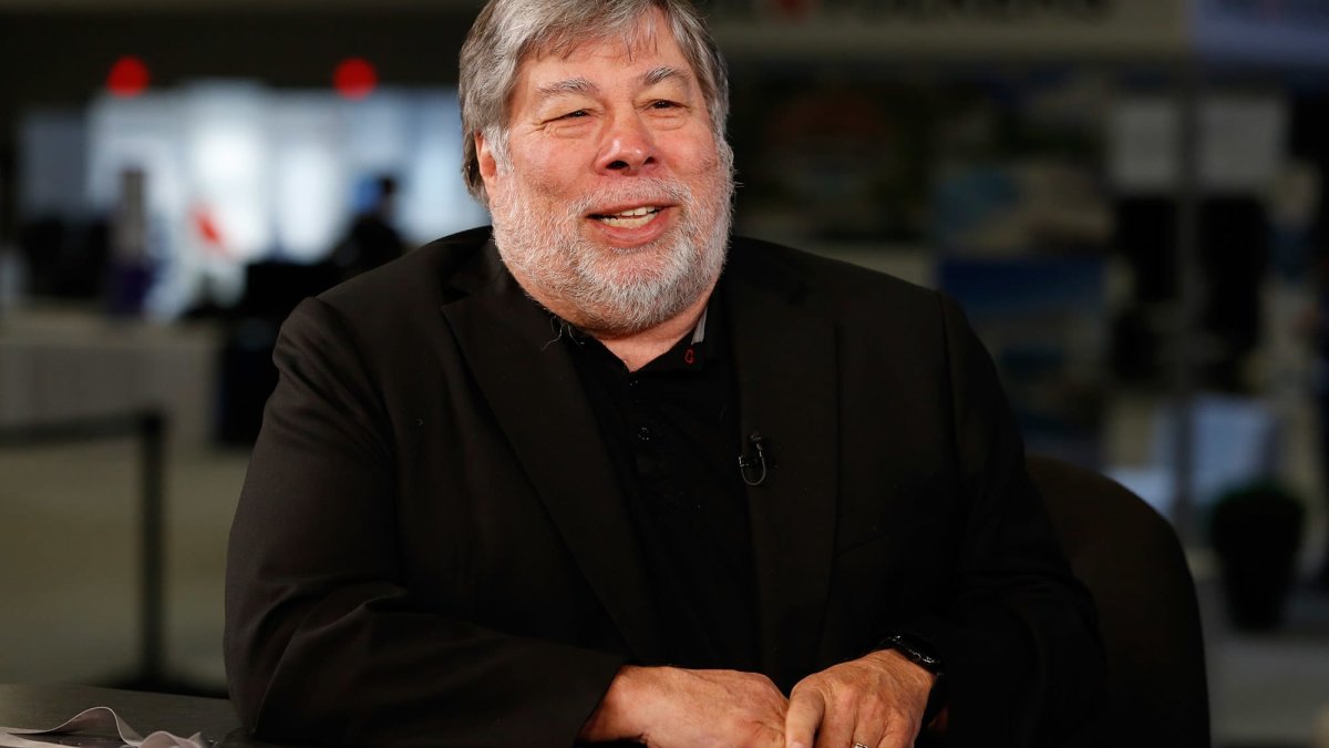 Steve Wozniak: Steve Jobs Wasn't a Natural-Born Leader, He Worked to 'Develop His Communication' Skills – NBC 7 San Diego - Vimarsana News