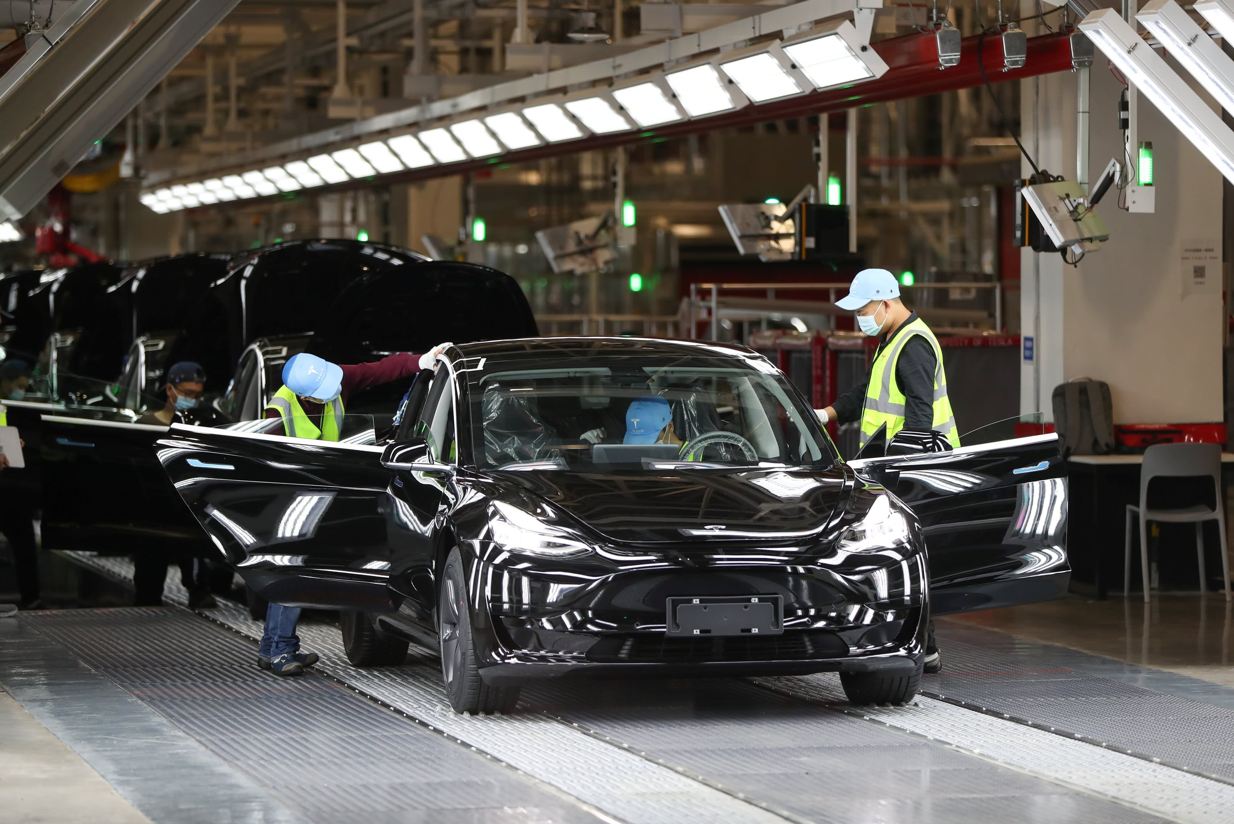 Tesla Production Lags in Shanghai Due to Parts Shortages, Covid Restrictions - Vimarsana News