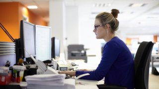 60% of Hiring Managers Say Companies Will Offer Bonuses This Year—Who’s Most Likely to Get Them