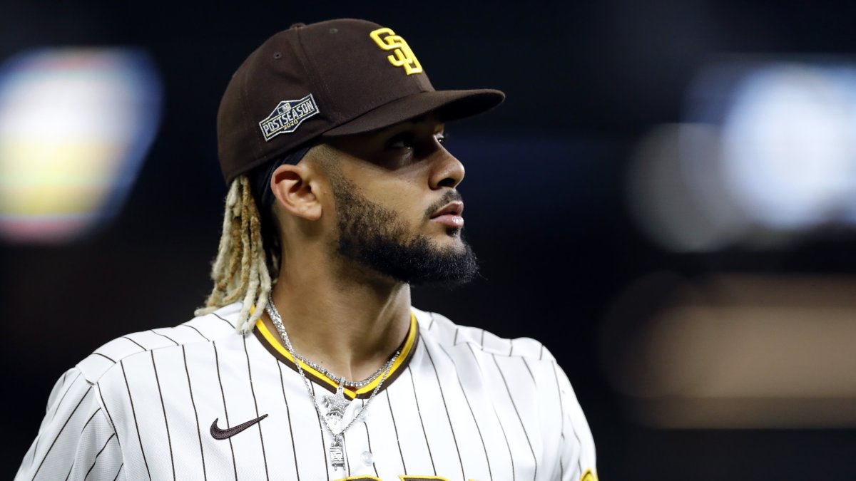 San Diego's greatest showman: Padres star Fernando Tatis Jr. shares, feels  the love from right field - The San Diego Union-Tribune