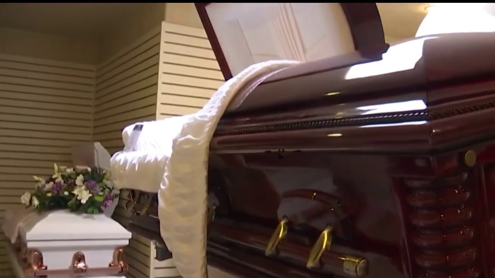 Funeral Home Owner Offers Grim Warning as Morgues Fill Up With COVID-19 Victims: 'Mask It or Casket' – NBC 7 San Diego - Vimarsana News