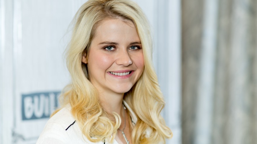 Build Presents Elizabeth Smart Discussing "Elizabeth Smart: Autobiography"