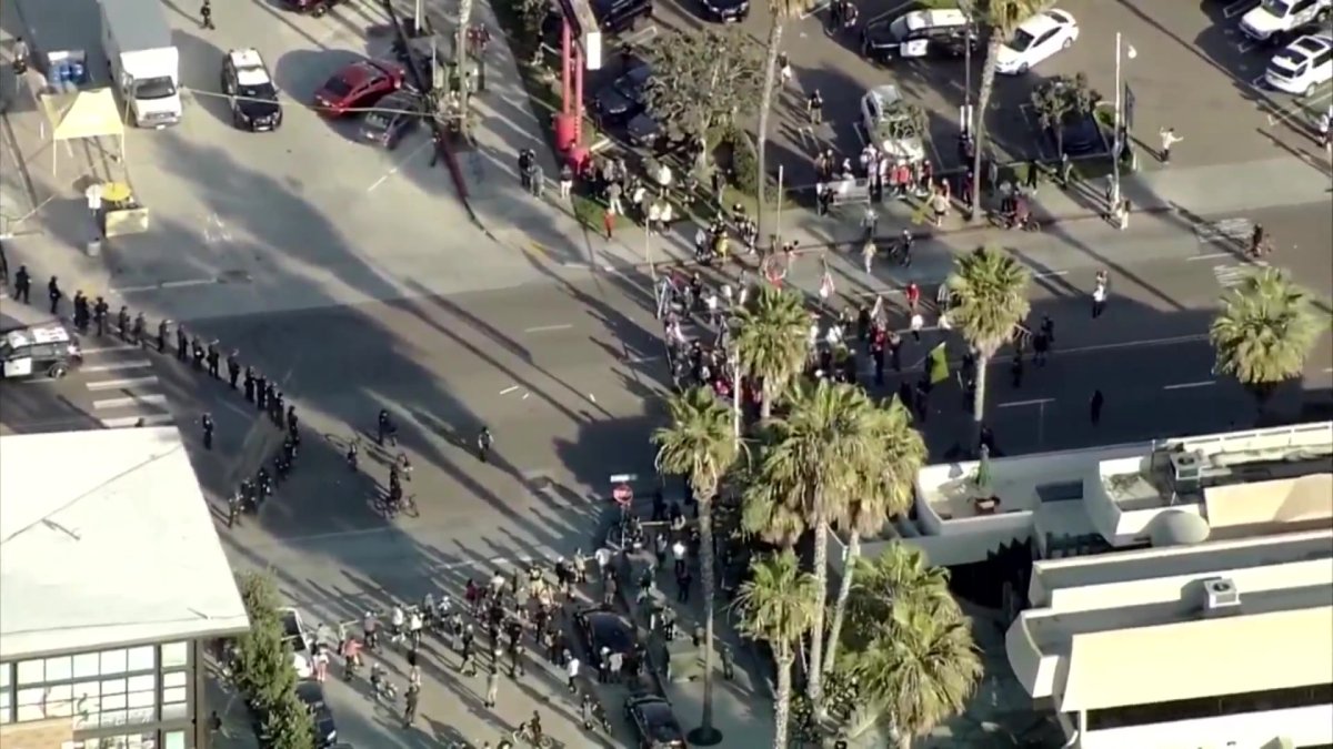 8 Arrested in Connection to January Clash Between Pro-Trump Rally, Counter-Protest in Pacific Beach - Vimarsana News