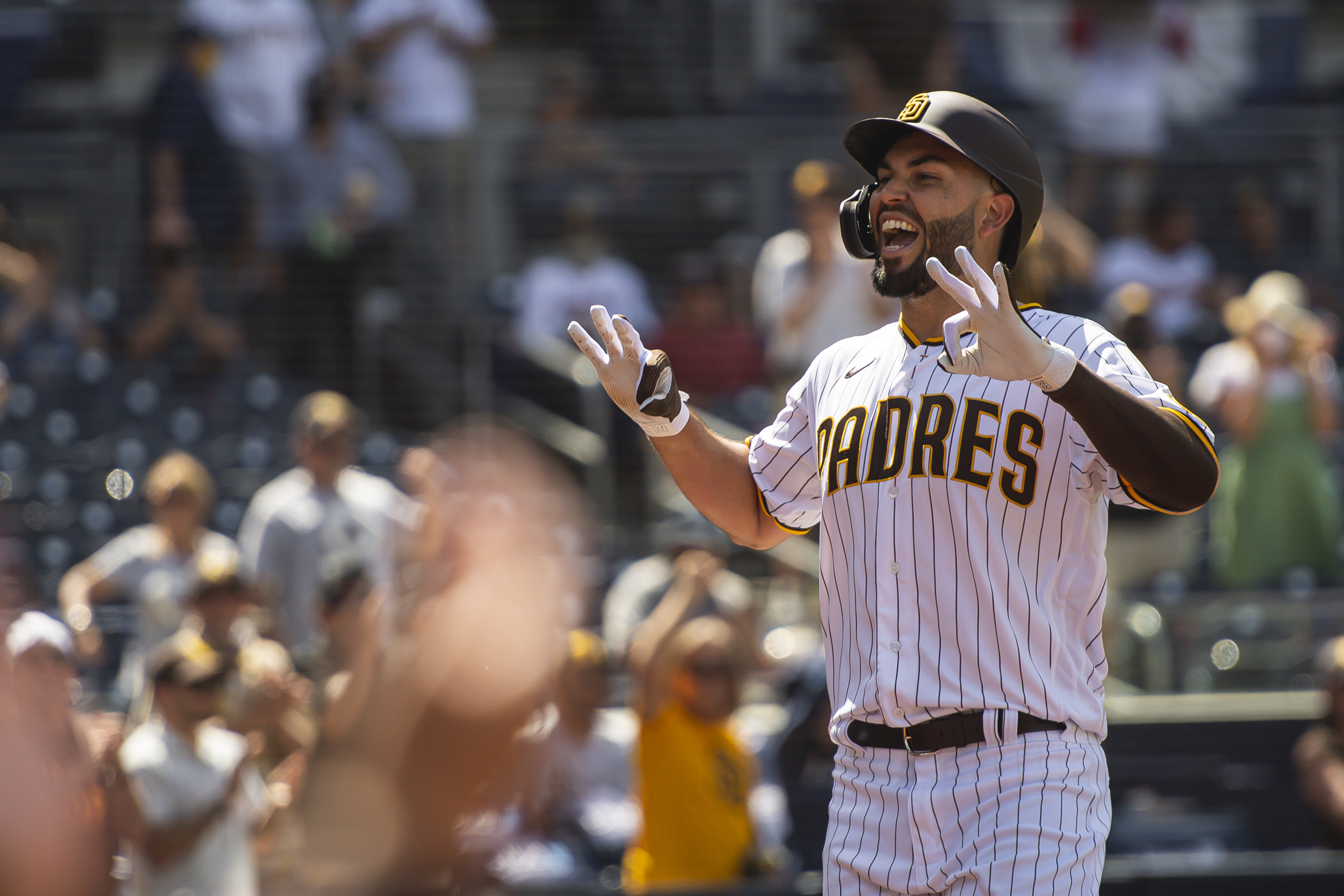 Padres blast 2 off Madison Bumgarner, top Giants