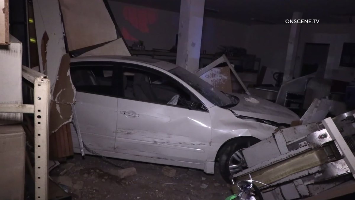 Suspected Dui Driver Strikes 2 Cars Before Crashing Into Building