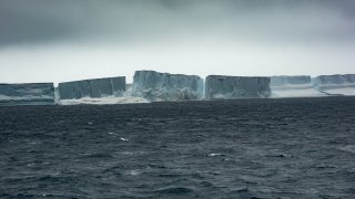 Tabular icebergs at the Antarctic